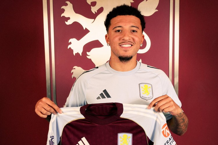 "Mançester Yunayted"in futbolçusu "Aston Villa"da qalır