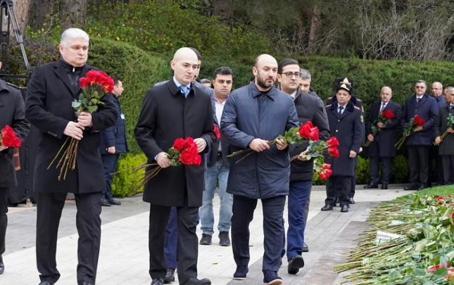 AFFA rəhbərliyi Ulu Öndər Heydər Əliyevin məzarını ziyarət etdi