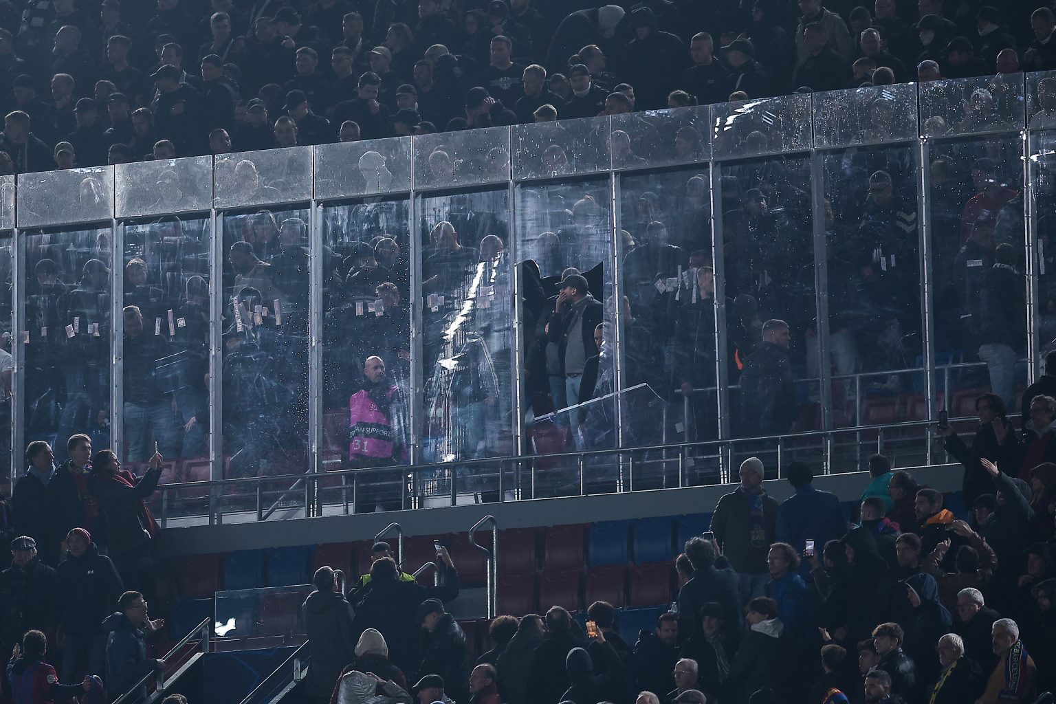 “Barsa” “Ayntaxtdan” 6100 avro tələb edir