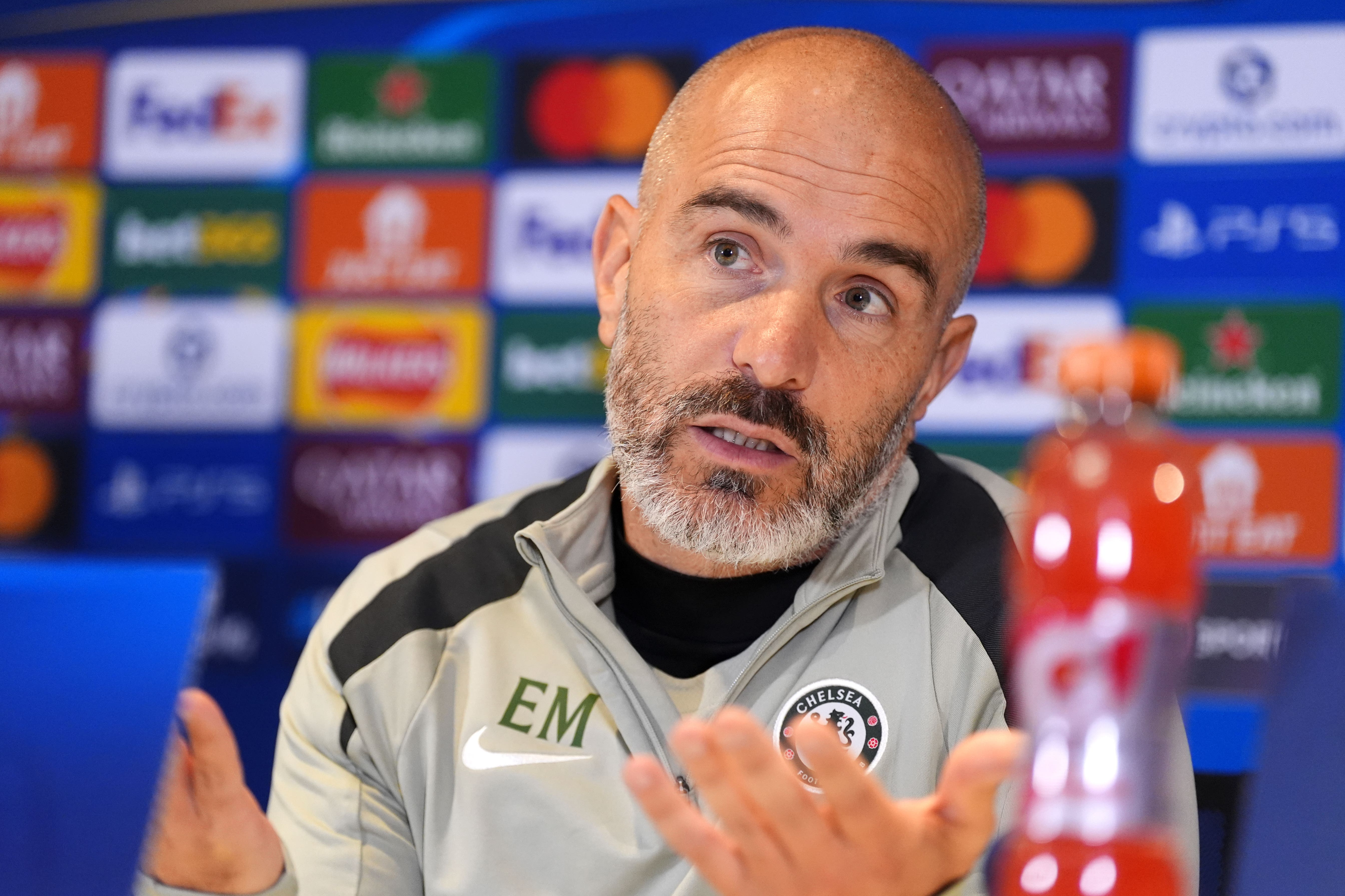 Mareska “Çelsi” futbolçuları ilə sağollaşmadan gedib