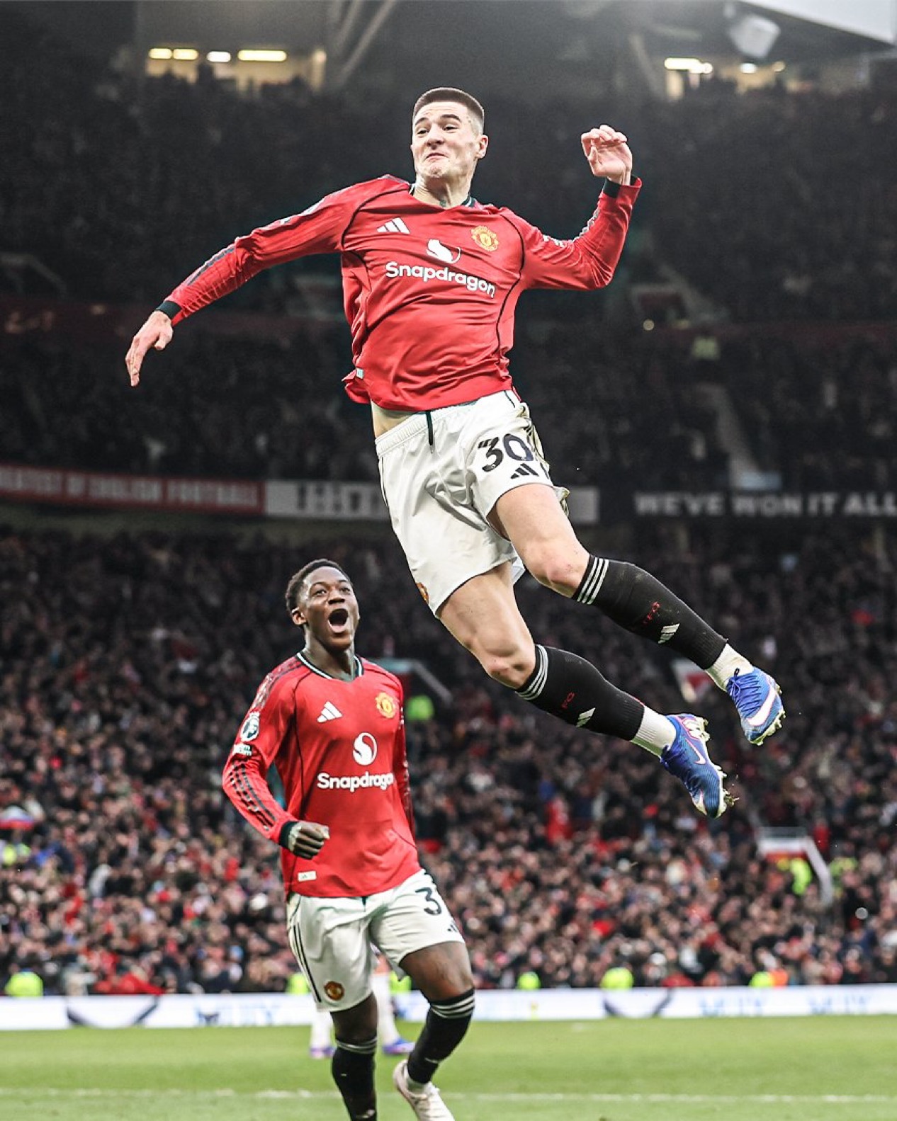 “Mançester Yunayted” son dəqiqə qolu ilə qalib gəldi