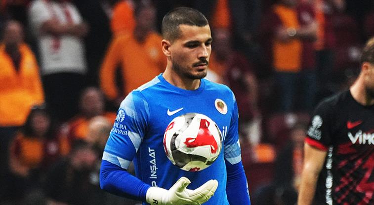 Türkiyə klubunun qapıçısı Portuqaliya millisinə çağırıldı