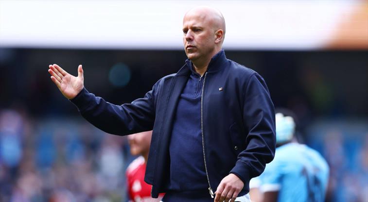 “Liverpul”da Arne Slot böhranı dərinləşir – əvəzləyici hazırdır